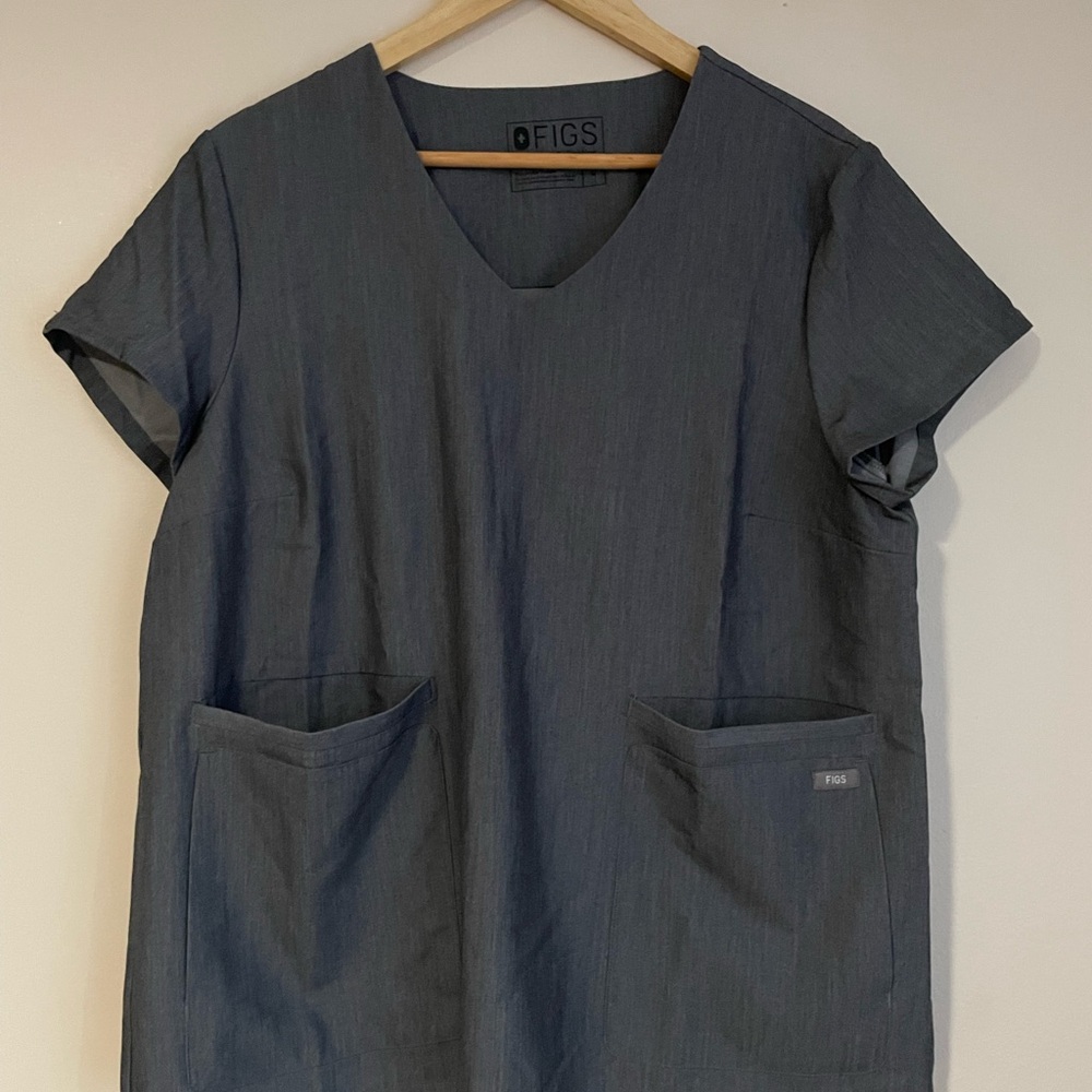 Figs Charcoal V-Neck Scrub Top